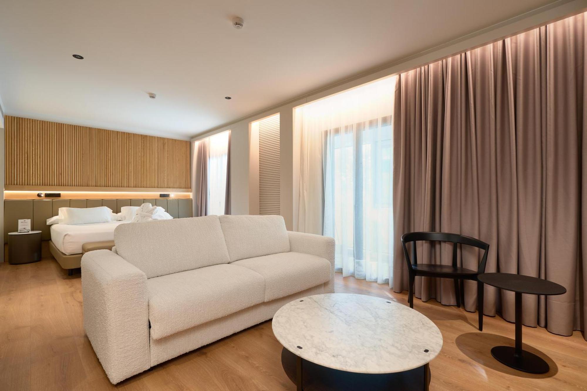 Hotel Becquer Seville Ngoại thất bức ảnh